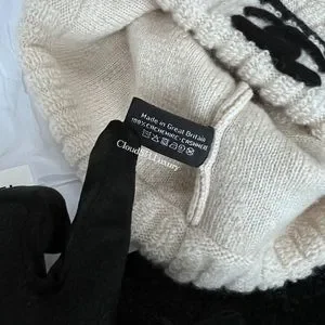 CHANEL | Accessories | Auth Bn Chanel Cc Logo Ivory Cashmere  display picture 3